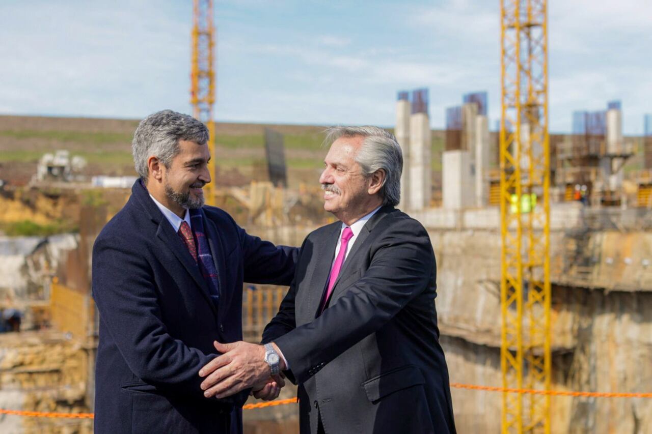El presidente Alberto Fernández junto a su par de Paraguay, Mario Abdo Benítez.