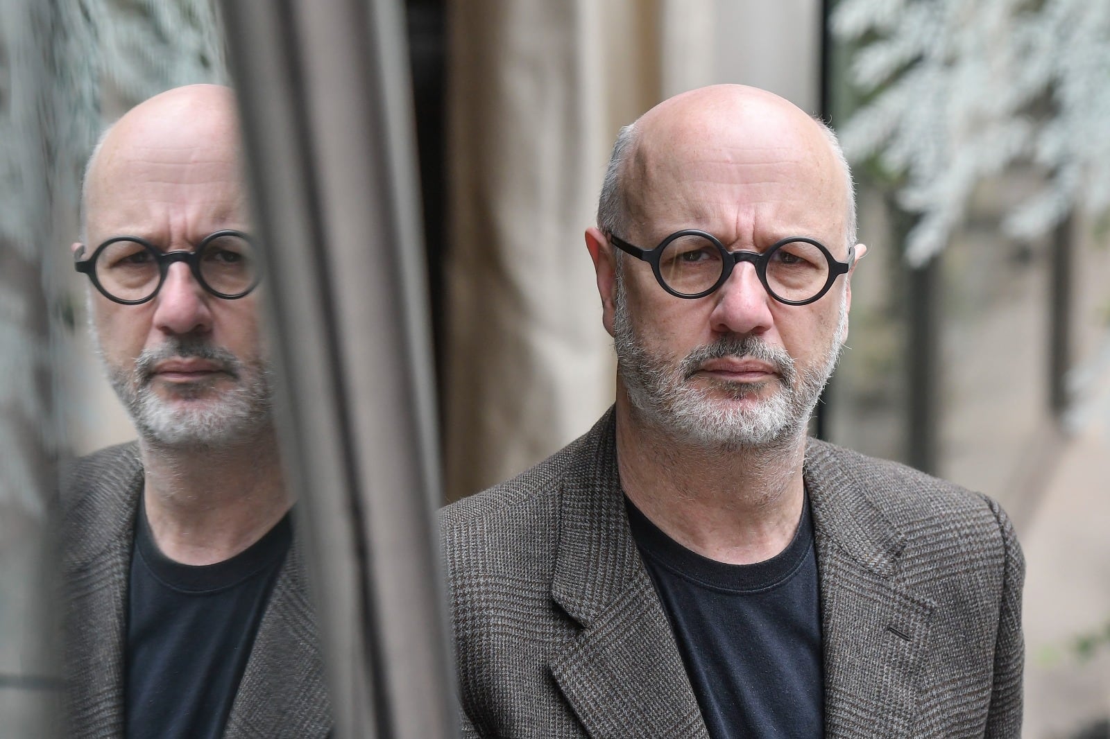 A los tres días de publicada en España, la novela de Fresán agotó su primera edición.