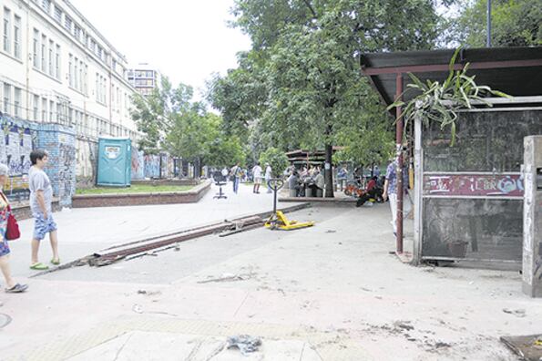 Por esta traza piensan atravesar el parque con el asfalto.