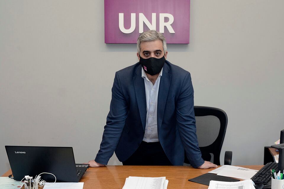 Bartolacci subrayó que se realizan un 90% de actividades académicas con acompañamiento virtual 