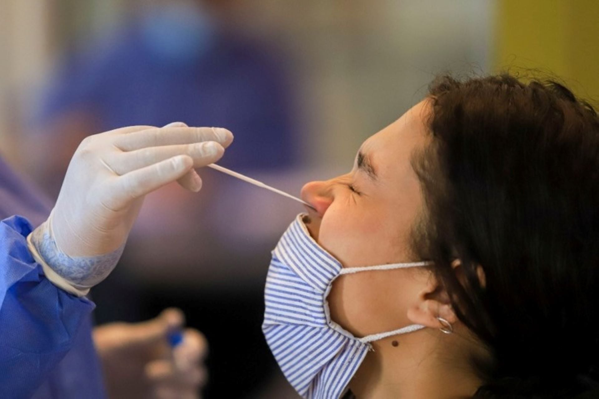 A dos años de la pandemia de coronavirus,las subvariantes de ómicron se potenciaron y escapan a la inmunidad.