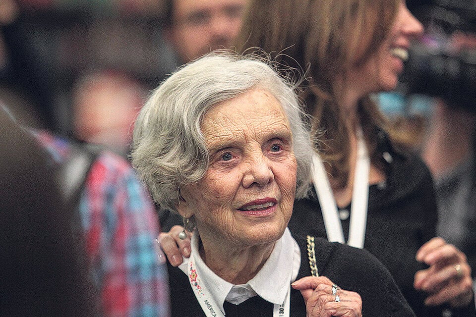 Elena Poniatowska nació el 19 de mayo de 1932.