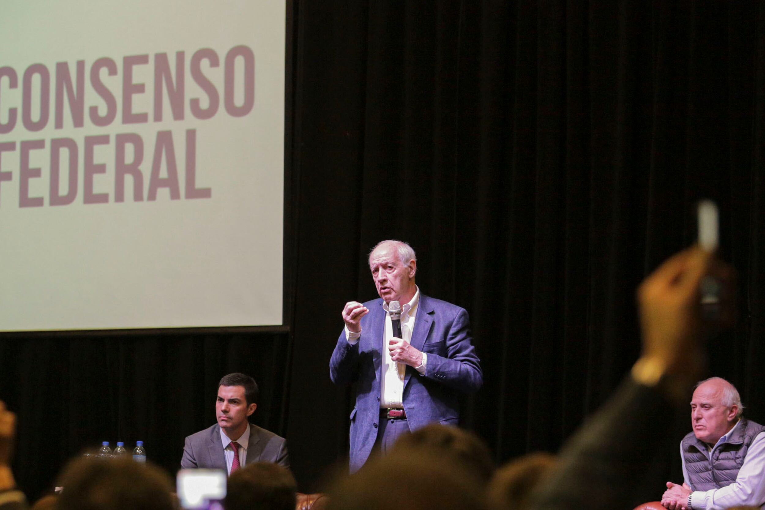 Roberto Lavagna y Juan Manuel Urtubey, los precandidatos de Consenso Federal.