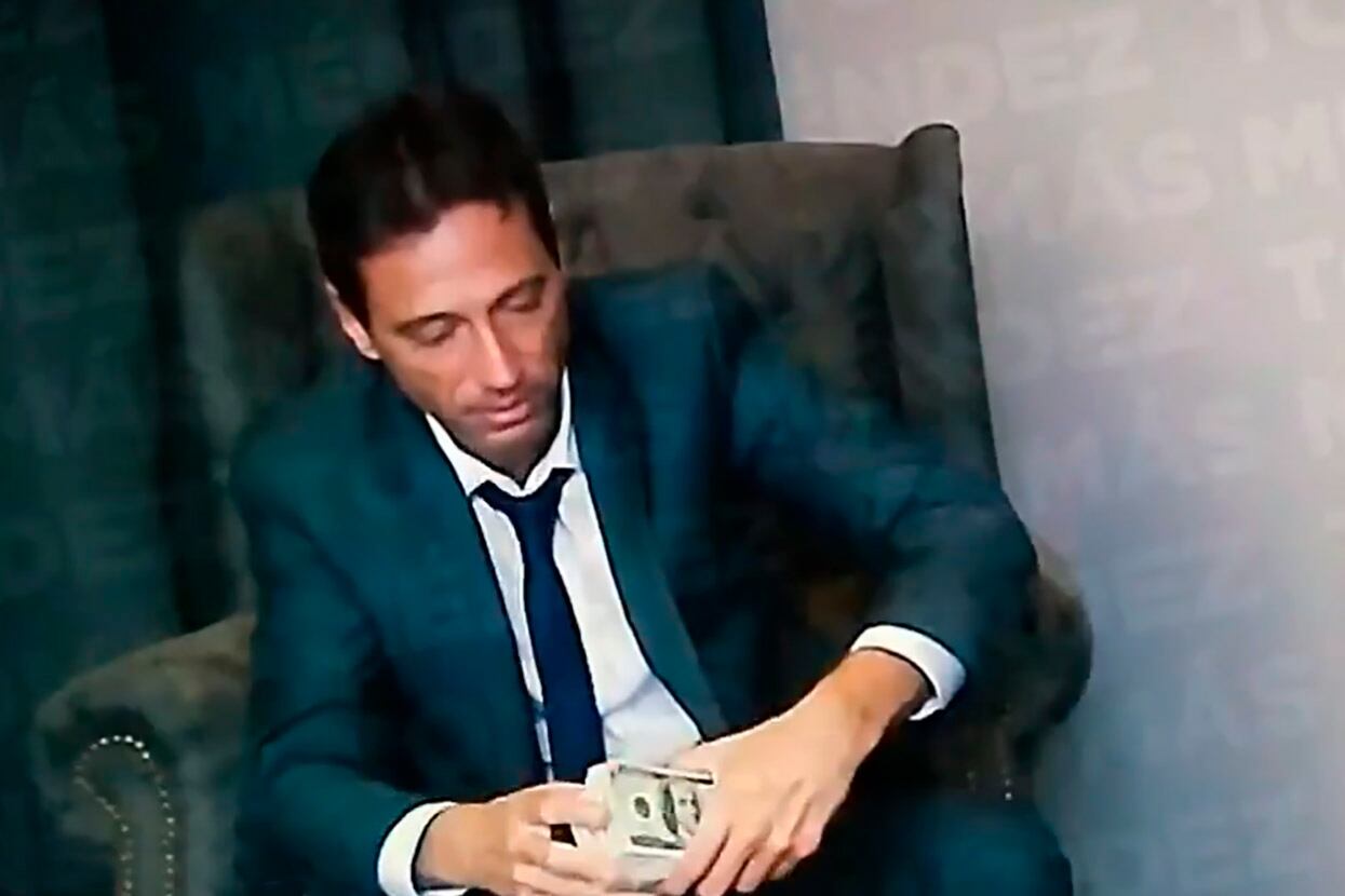 Marcelo Moretti, que había asumido como la cara de la renovación política en Boedo, decidió correrse de su puesto luego de la emisión de un informe de Telenueve Denuncia.