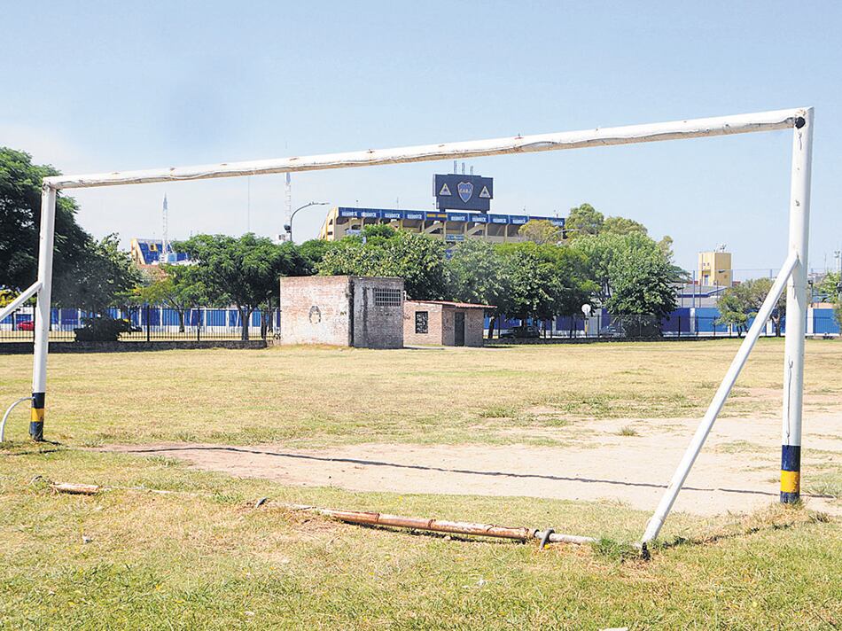 Angelici proyecta un estadio nuevo con capacidad para 80 mil personas en los terrenos de Casa Amarilla.
