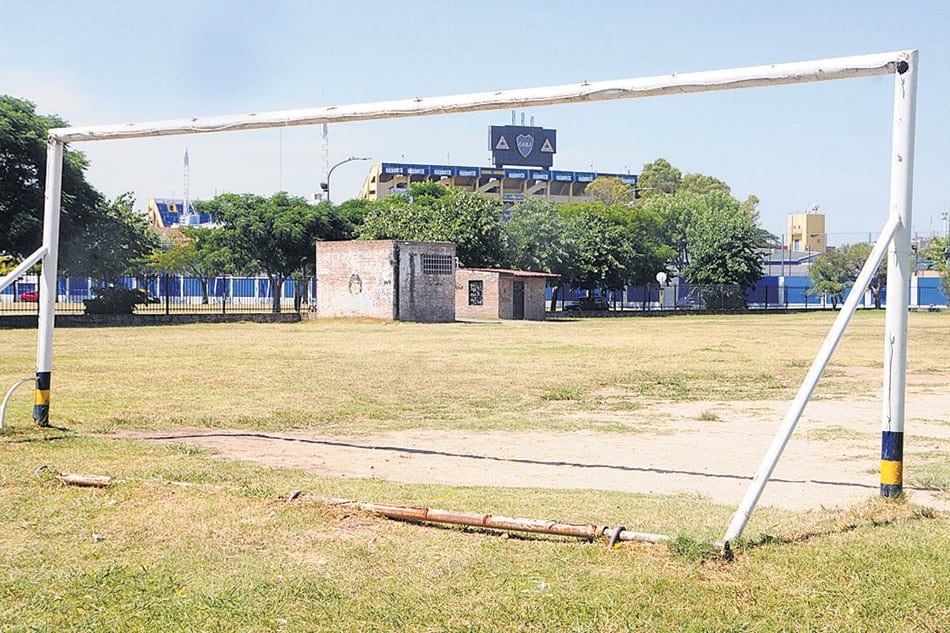 Angelici proyecta un estadio nuevo con capacidad para 80 mil personas en los terrenos de Casa Amarilla.