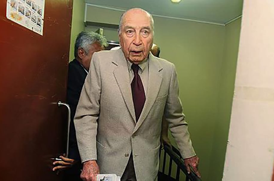 Presidente del Perú entre1975 y 1980, participó en el Plan Cóndor.