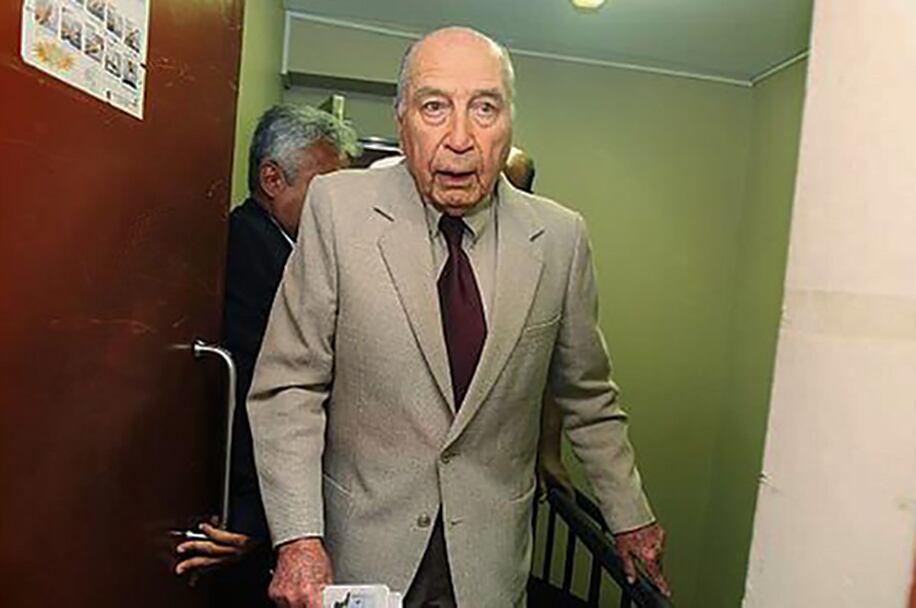 Presidente del Perú entre1975 y 1980, participó en el Plan Cóndor.