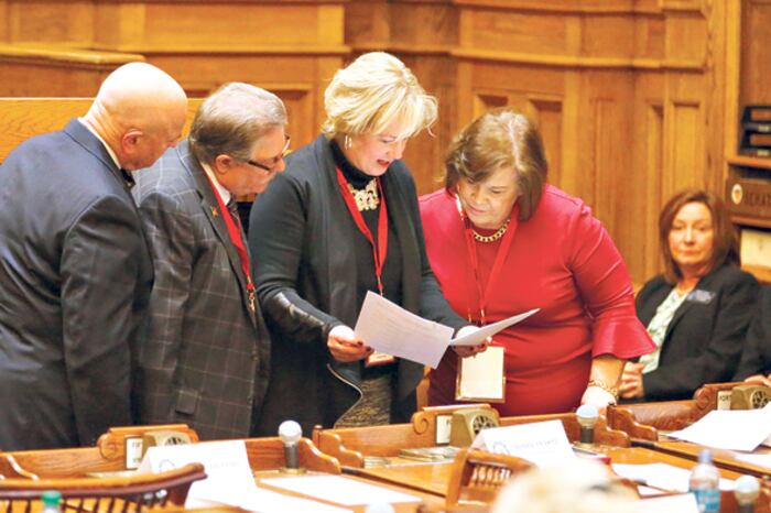 Aunque algunos electores no respetaron el mandato de las urnas, no se reportaron defecciones masivas.