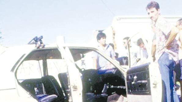 El Dodge 1500 en el que fue acribillado el librero Edgardo José Cicuttín.