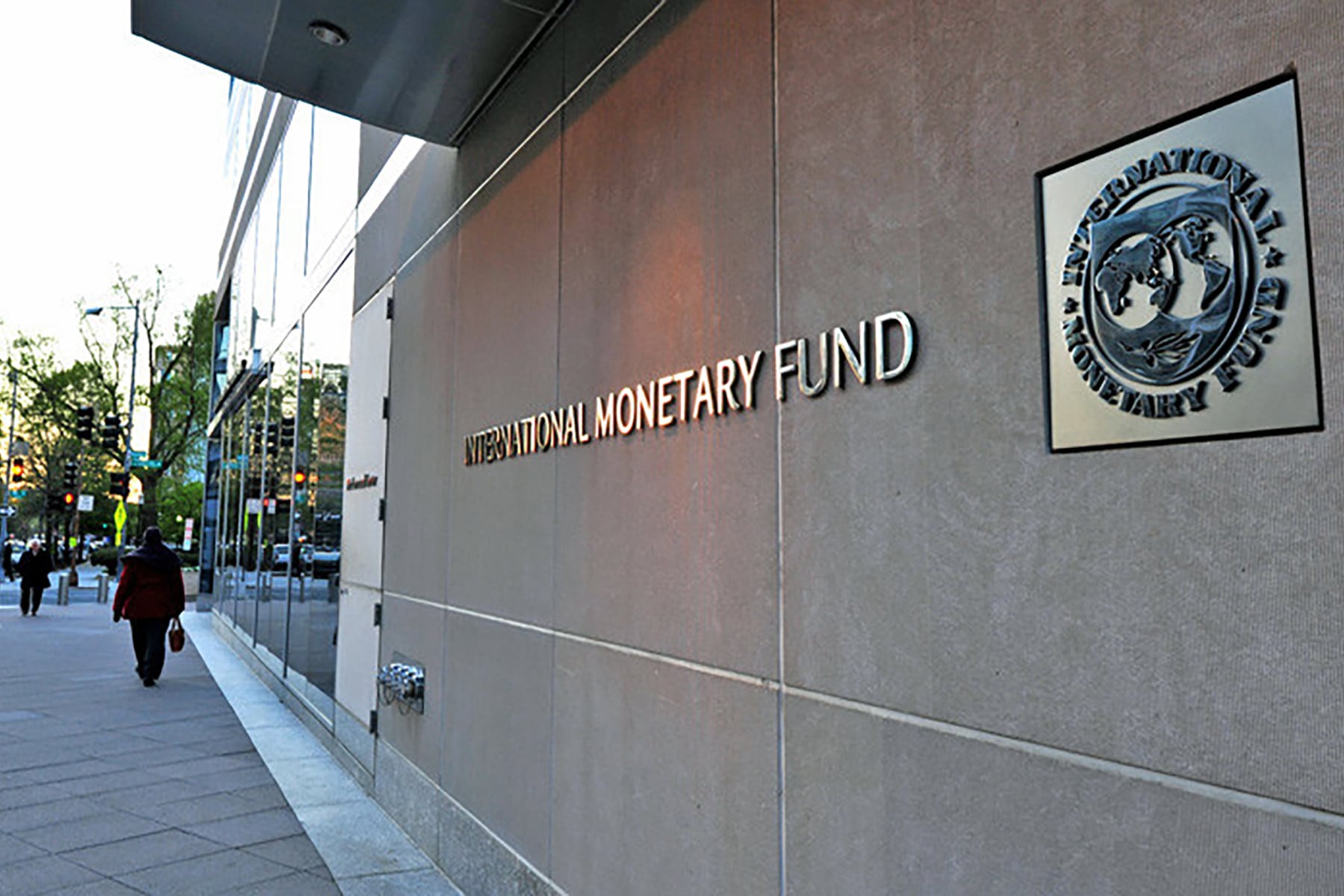 "La capacidad de la Argentina de repago hacia el FMI está sujeta a riesgos excepcionales", admite el Fondo.