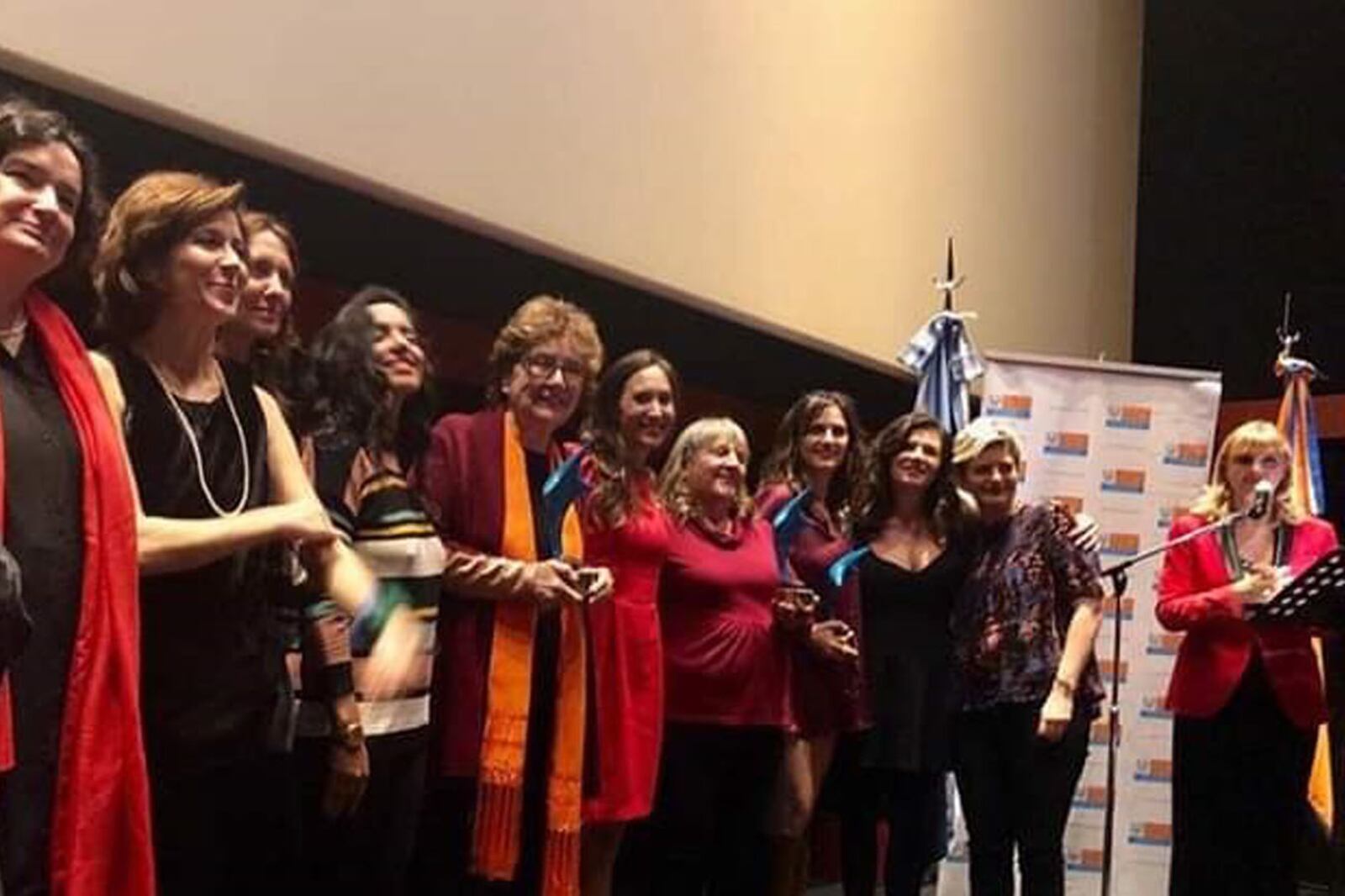 Numerosas personalidades de la cultura y el arte participaron de la inauguración del Ficsur.