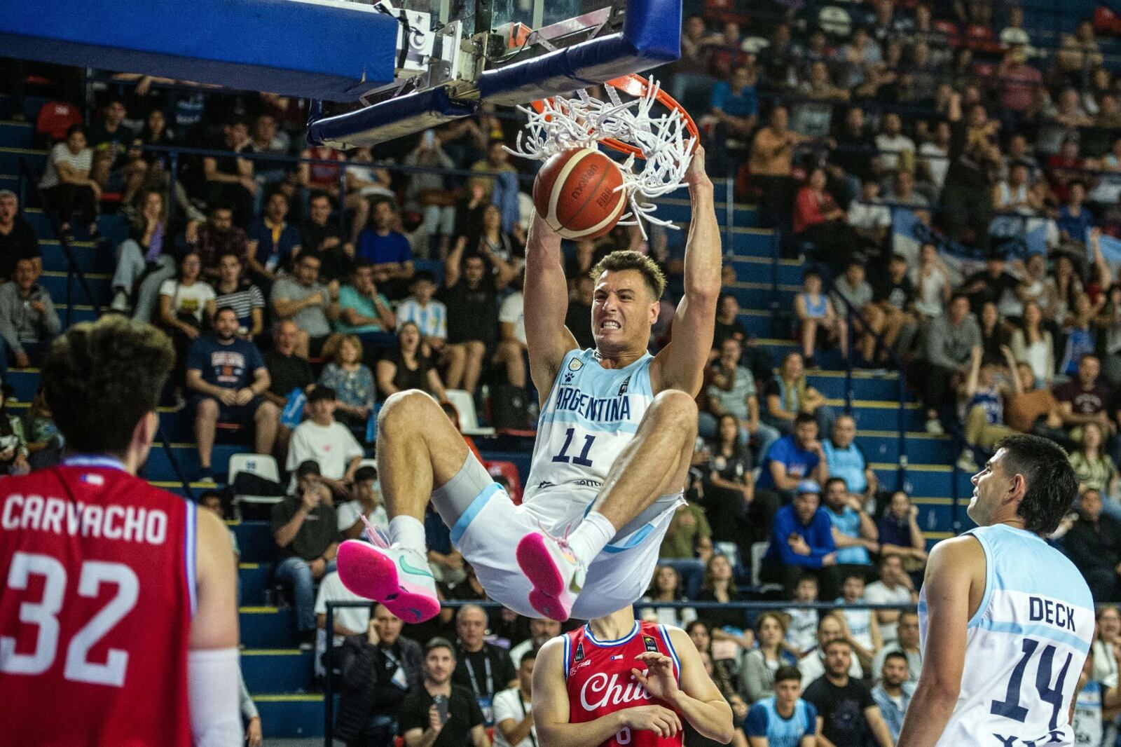 La volcada de Fran Cáffaro, uno de los jóvenes de buen rendimiento en Argentina