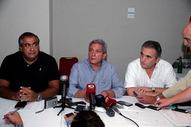 En la reunión del jueves próximo se definiría un paro.