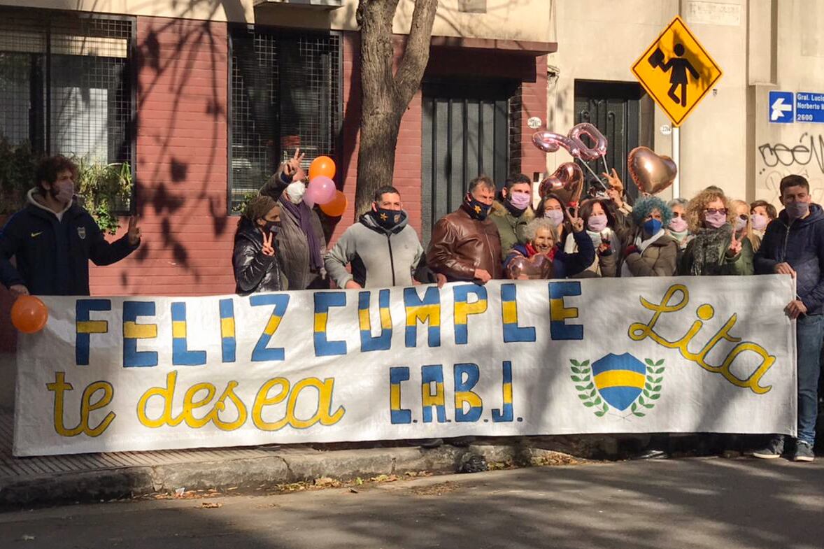 Boca Juniors, el equipo del que Lita es hincha, le mandó un pasacalles.