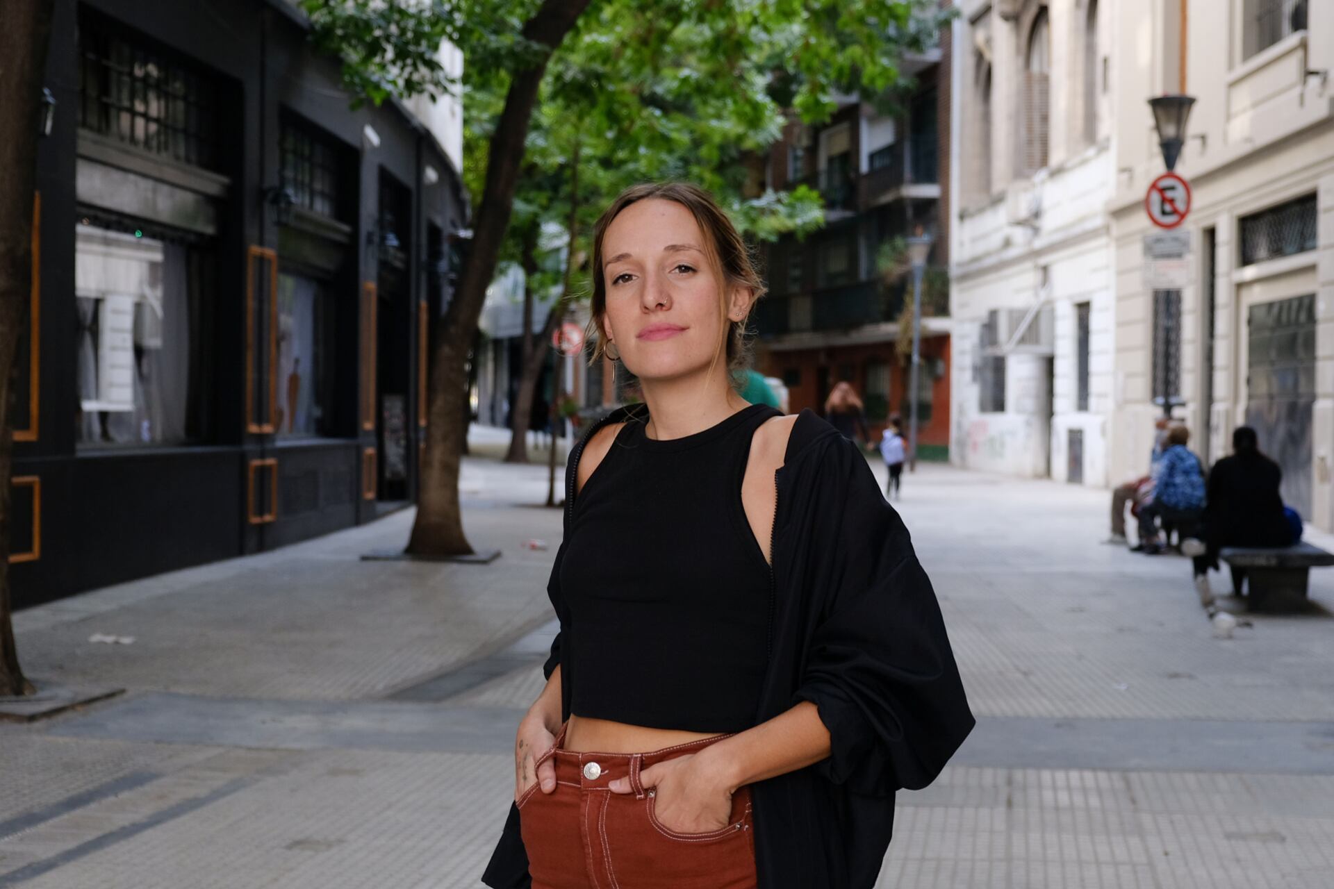 "El momento de escribir es un momento de introspección que aparece cuando estás medio en una", explica Carolina Donati