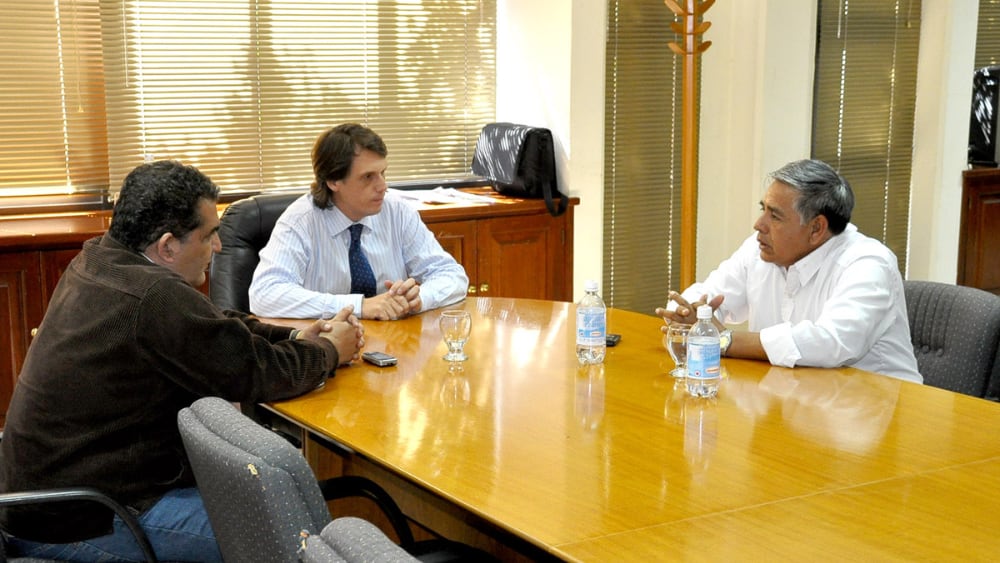Calermo (derecha) cuando reclamaba por la muerte de Pisco 