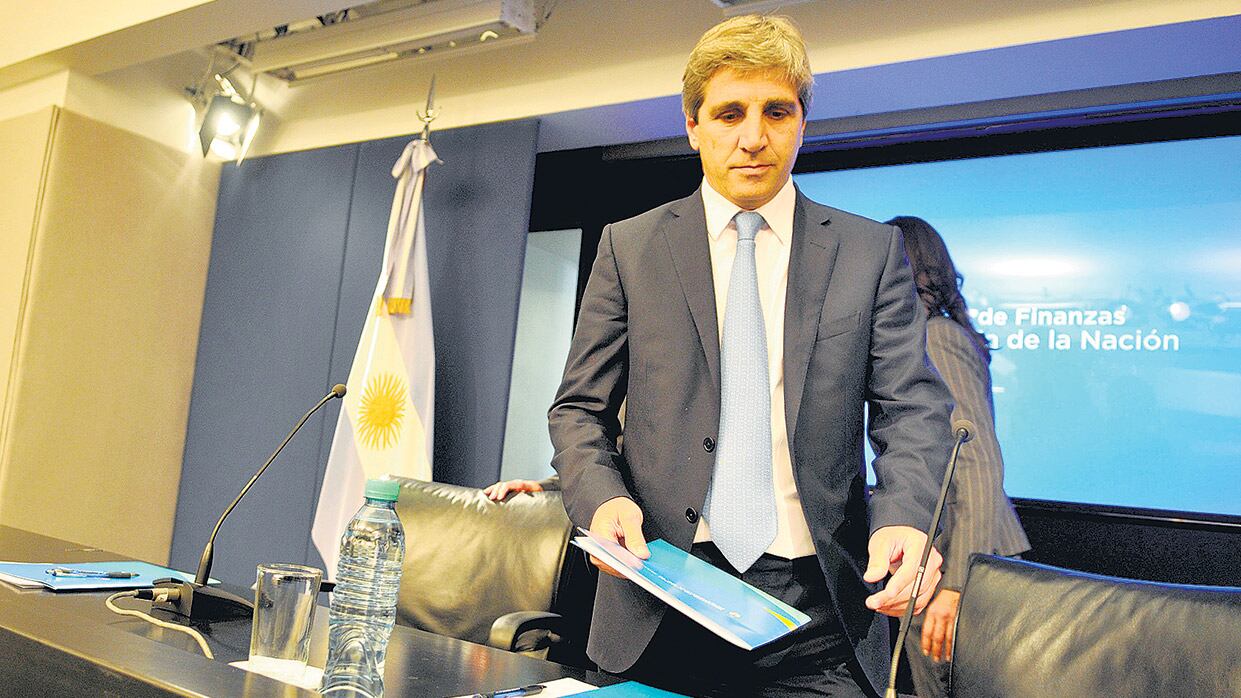 El riesgo para Caputo reside en la suba en el costo de financiamiento e incluso la interrupción del flujo de fondos.