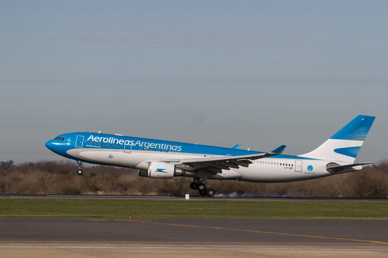De los 39 destinos domésticos que vuela Aerolíneas, en 21 casos es la única aerolínea que vuela.