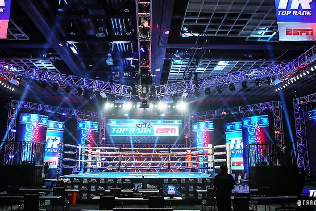 Así lució el ring para el regreso del boxeo en Las Vegas.