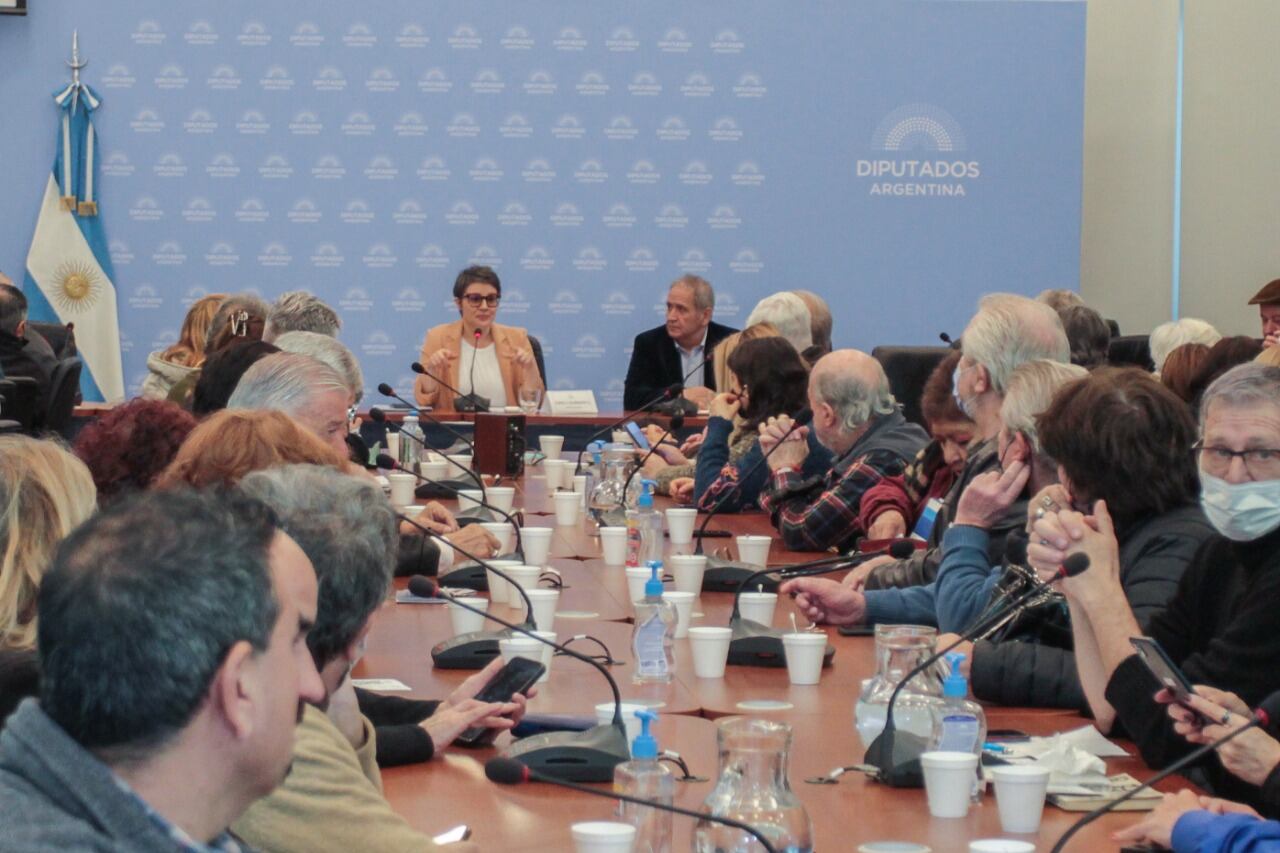 Gisela Marziotta encabezó la simulación de audiencia con fuerte participación.