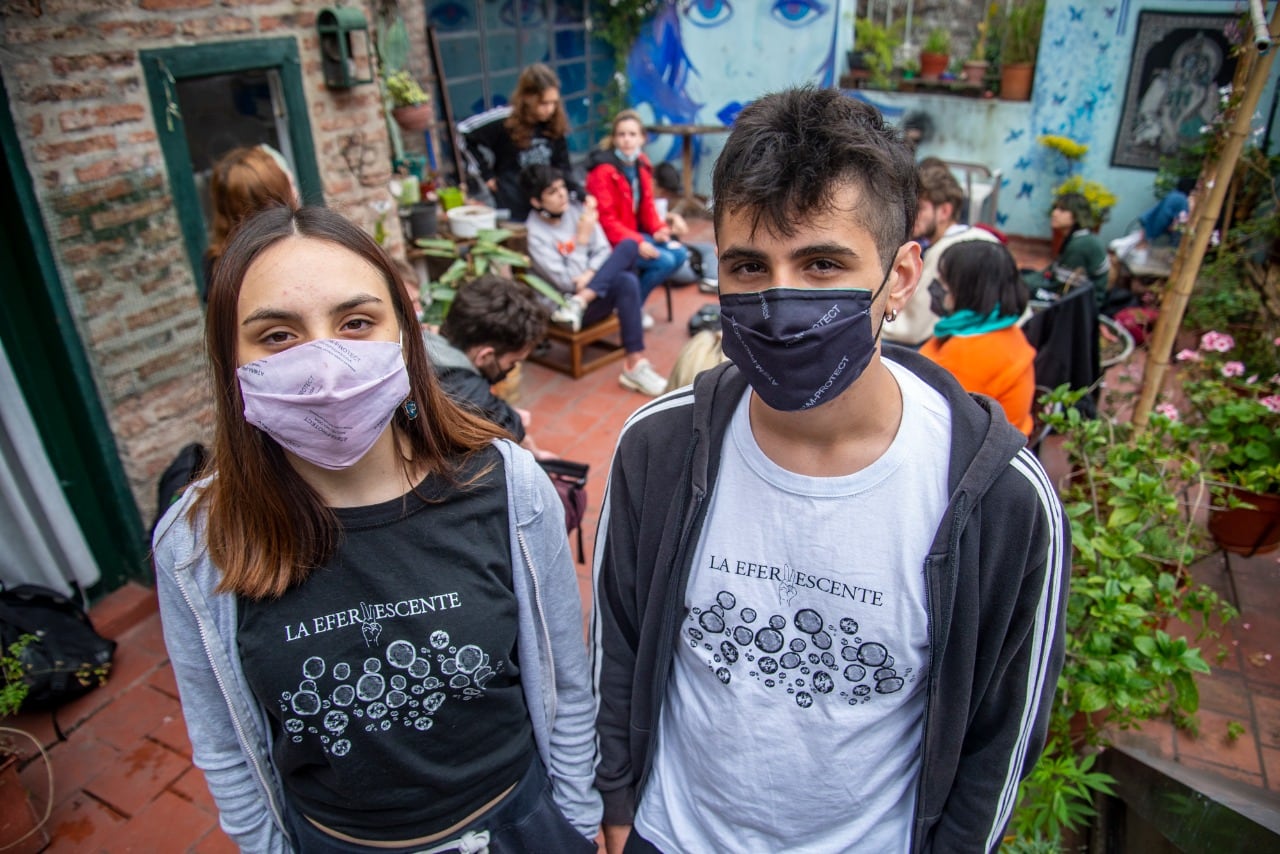 Agostina Vietri y Germán Castelli, militantes del Frente de Todos de CABA.