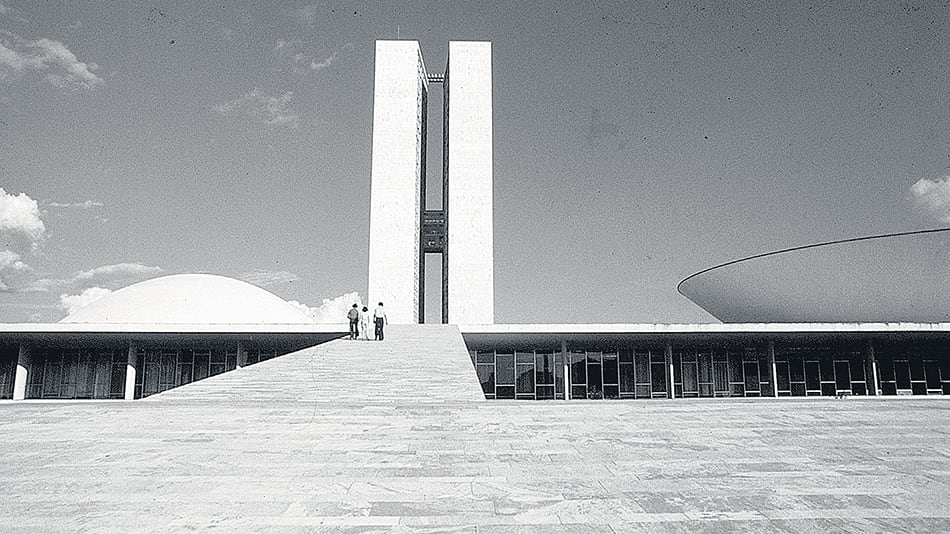 el congreso nacional del arquitecto Oscar Niemeyer en Brasilia