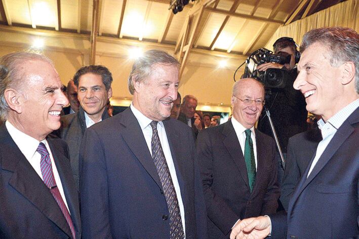Mauricio Macri con popes empresarios en oportunidad del anterior acuerdo.