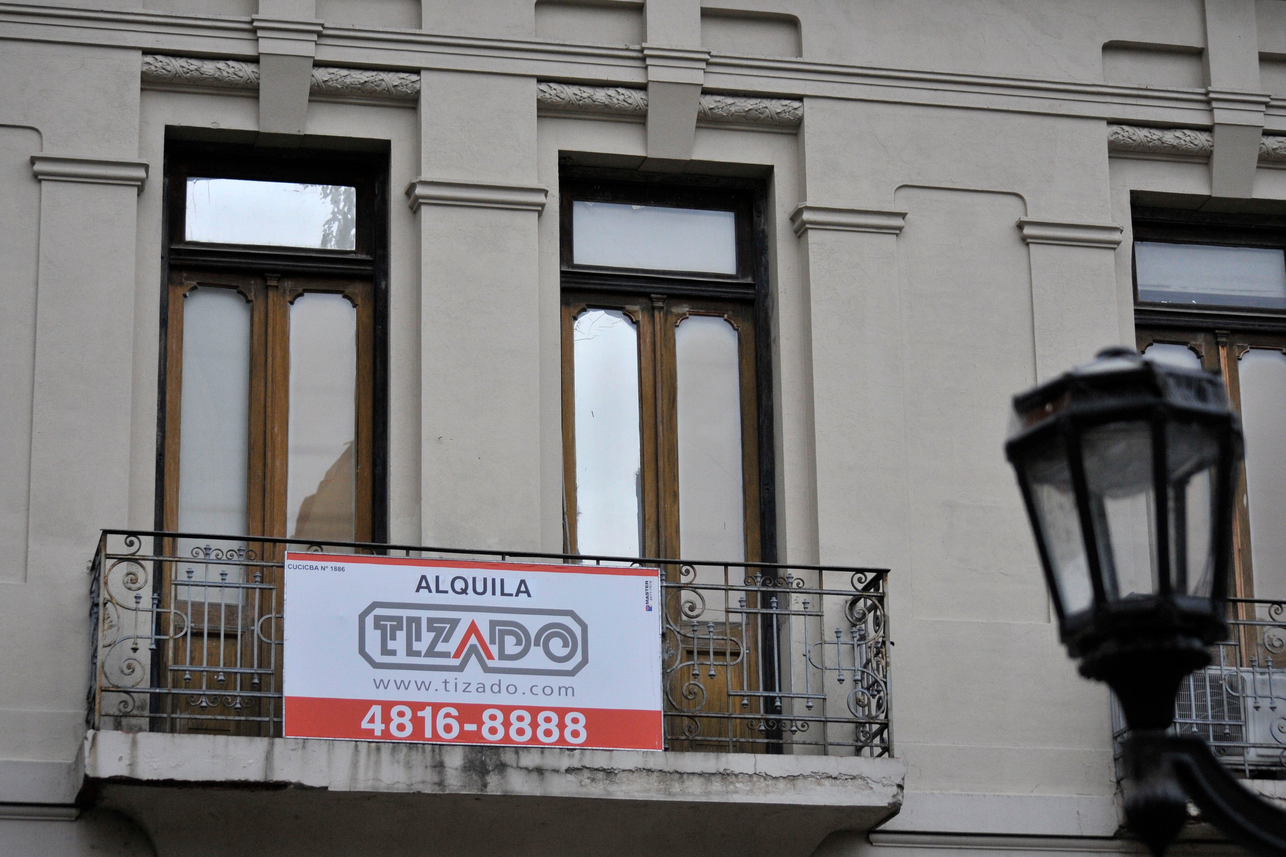 En CABA, hay  218.240 personas de 19 a 30 años que son inquilinos.