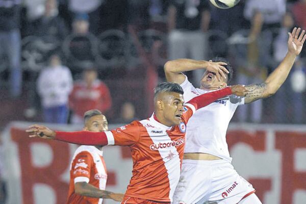 El encuentro mostró a dos equipos con una clara vocación ofensiva.