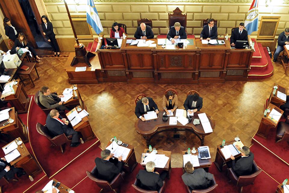 Cuando los senadores peronistas aprobaron la ampliación del Plan Abre, no estaba el hombre de Perotti, el senador Calvo.