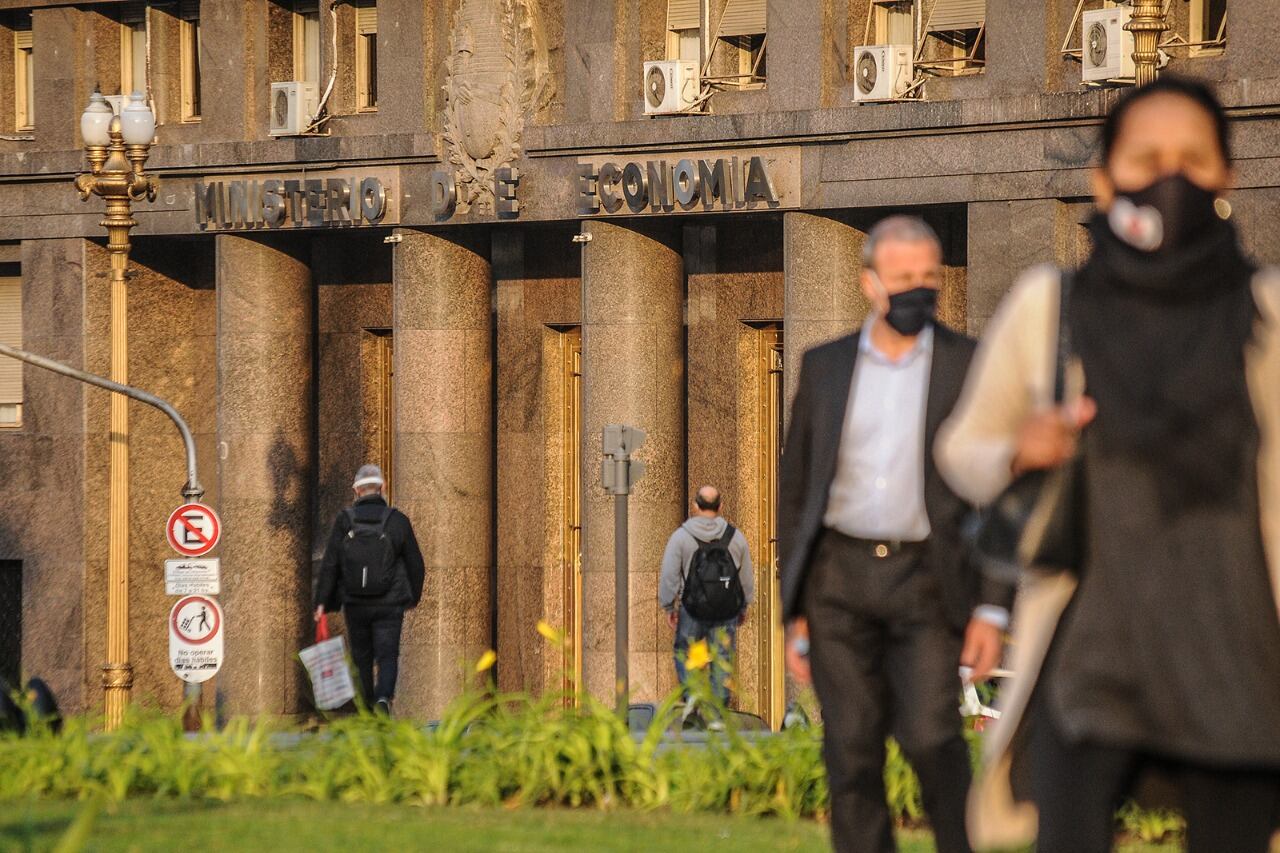 El Tesoro consiguió cerrar julio con una tasa de refinanciamiento del 112 por ciento.