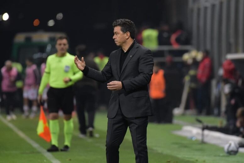 Gallardo vivió un partido más sereno en Villa Mercedes (Copa Argentina).