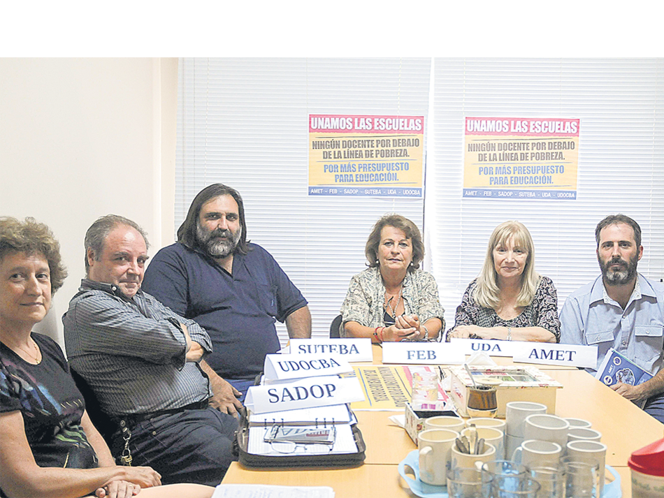 Los distintos gremios docentes de la provincia de Buenos Aires se unieron ayer en el reclamo.
