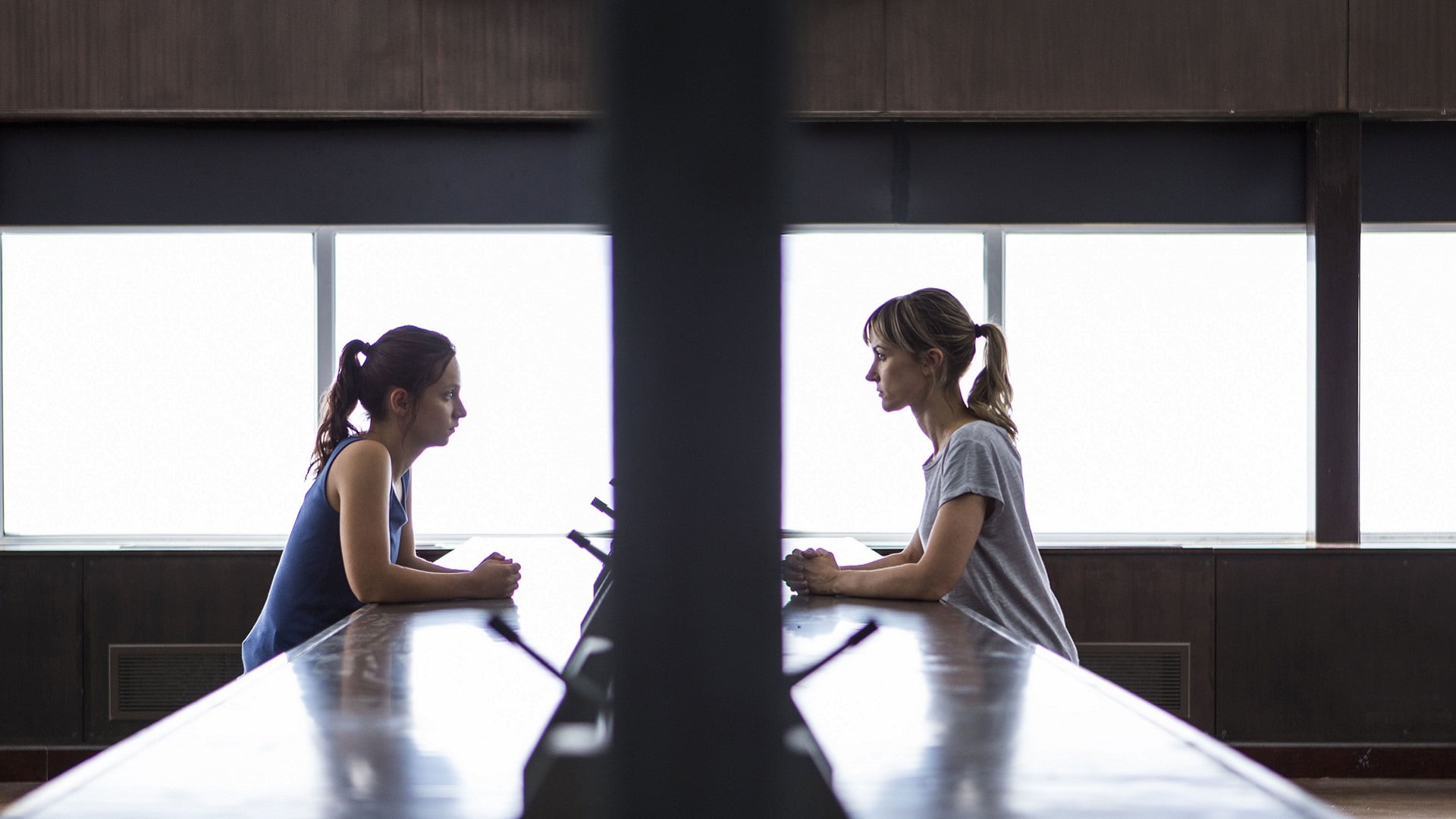 La miniserie inglesa Cheat estrenará hoy con la violencia y el poder en la escuela como temas (OnDirecTV).