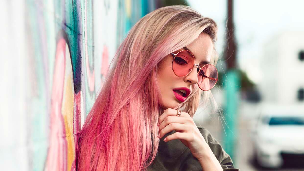 ¿Teen a los 30? La influencer, youtuber y cantante Katie Angel se aferrará a sus 29 en julio en el Ópera.