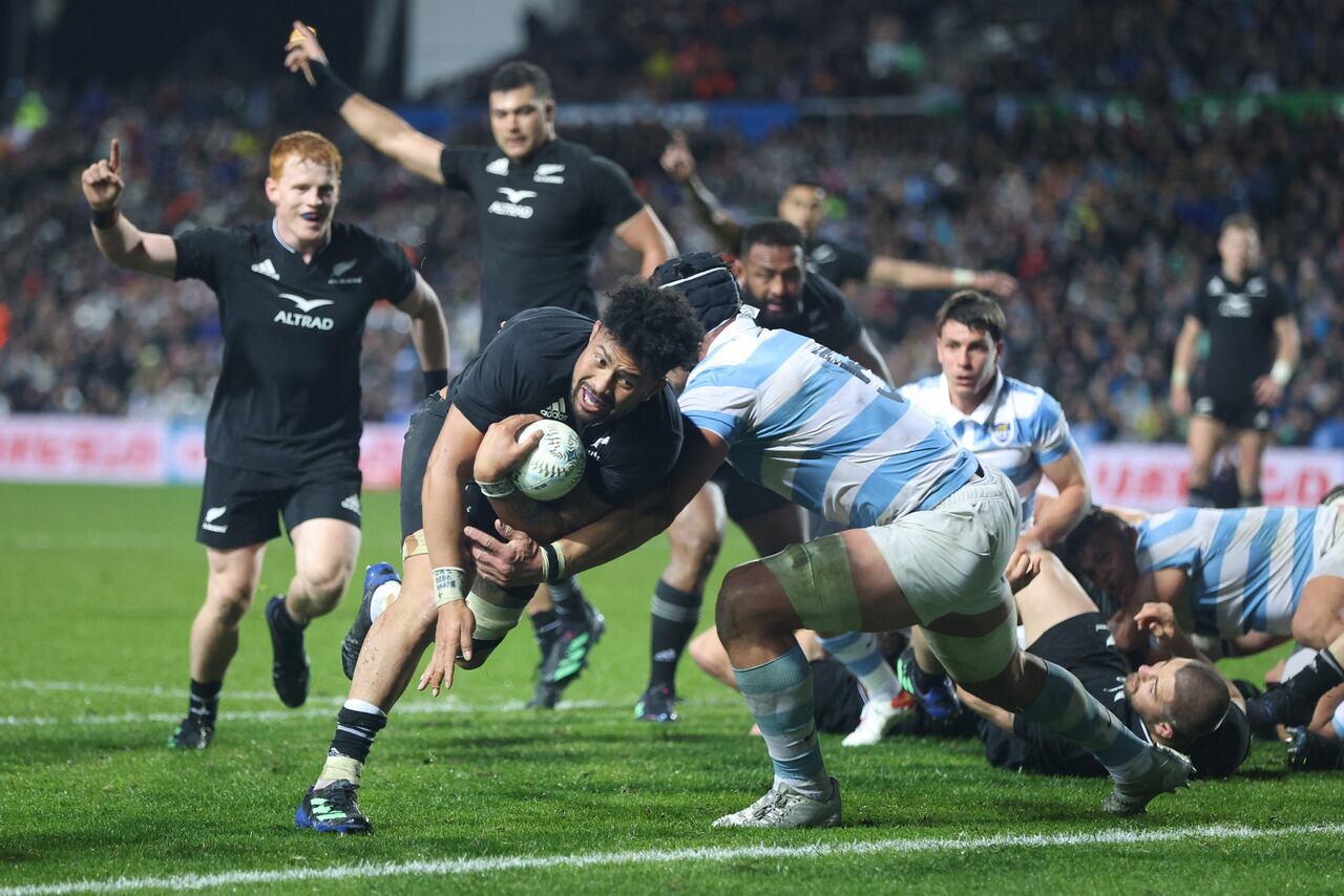 Los tricampeones mundiales no le dieron oportunidades al seleccionado argentino. 