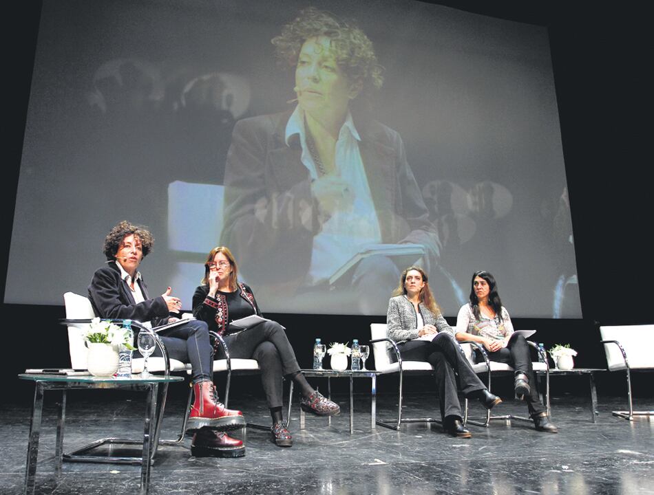 Marta Dillon, Silvia Lommi, Cintia Larregina y Mariela Labozzetta.
