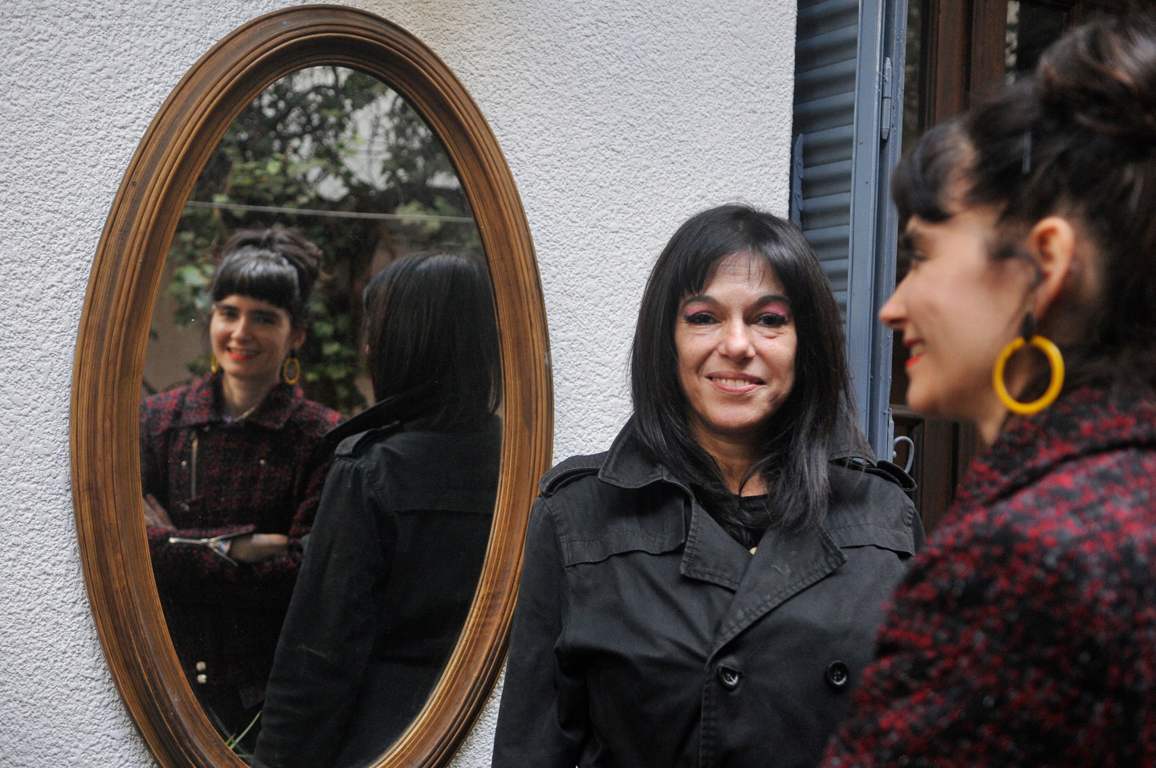 Brenda Fabregat y Eloísa Tarruela, intérprete y directora de la obra, respectivamente.