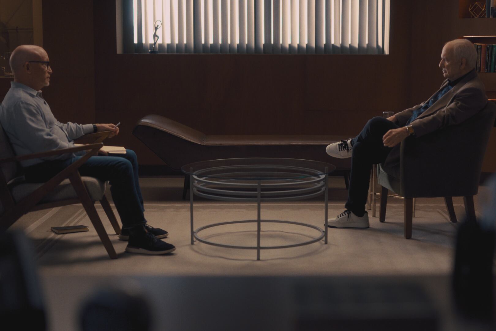 El showrunner evoca los fantasmas de Los Soprano y de su propia identidad.