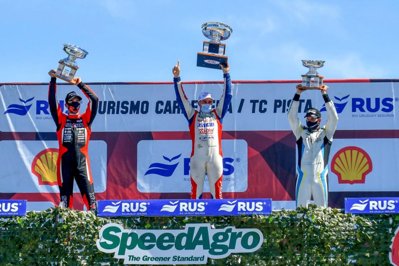 El festejo de Mariano Werner, por una nueva victoria en el TC. 