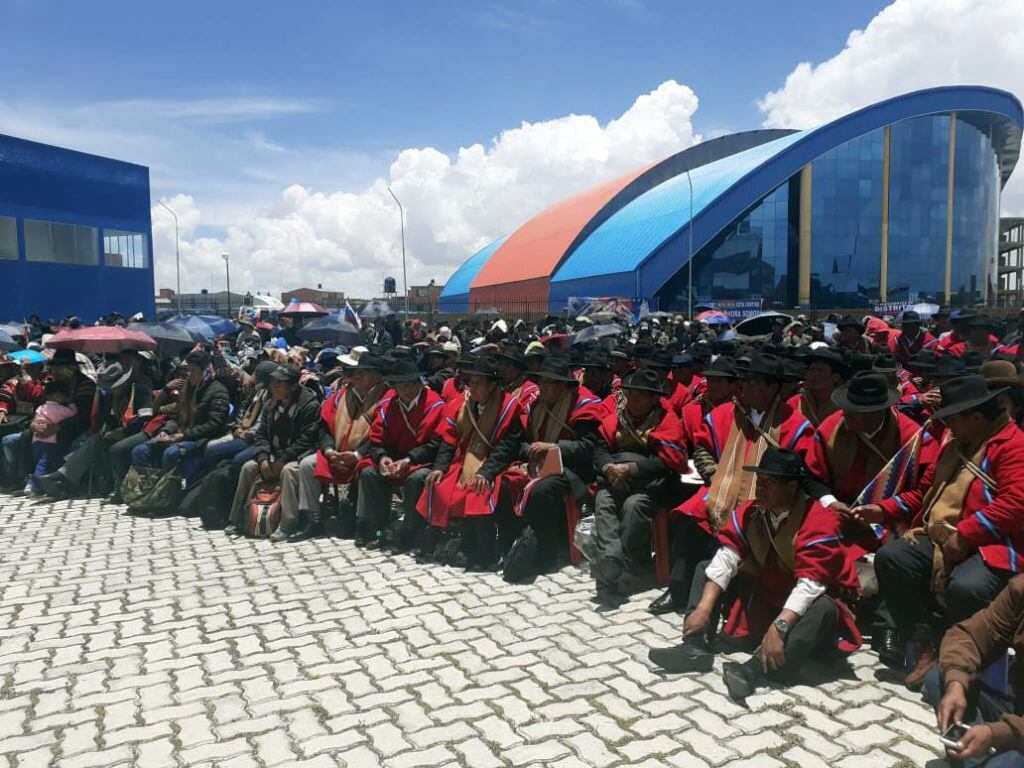 La fórmula Arce-Choquehuanca fue proclamada en la asamblea del Pacto de Unidad.