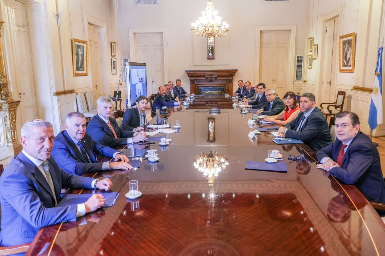El Presidente cuenta con el respaldo de la mayoría de los gobernadores provinciales en el rechazo a la medida de los jueces supremos.