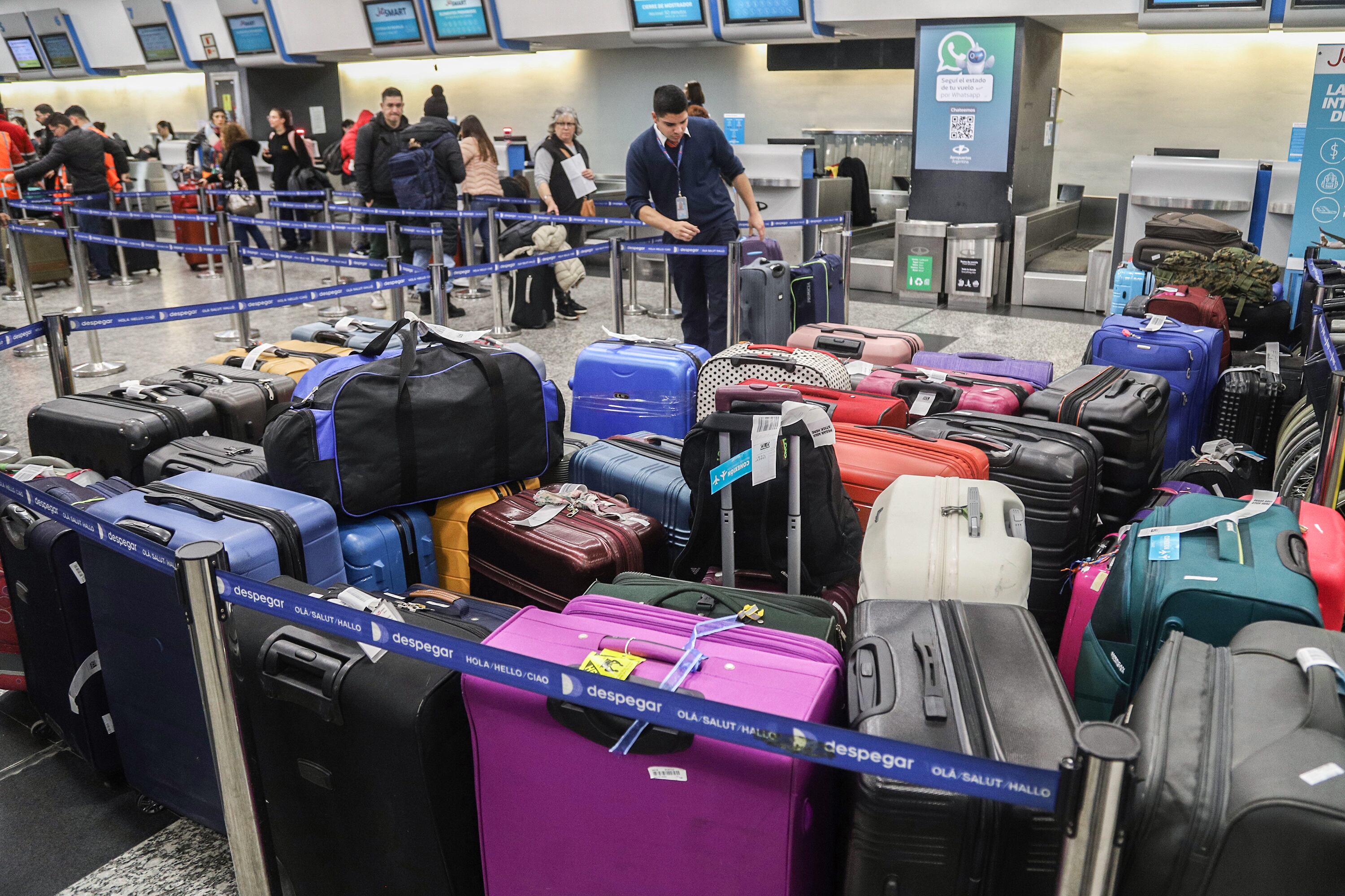 El paro de controladores aéreos complicará la actividad en los aeropuertos