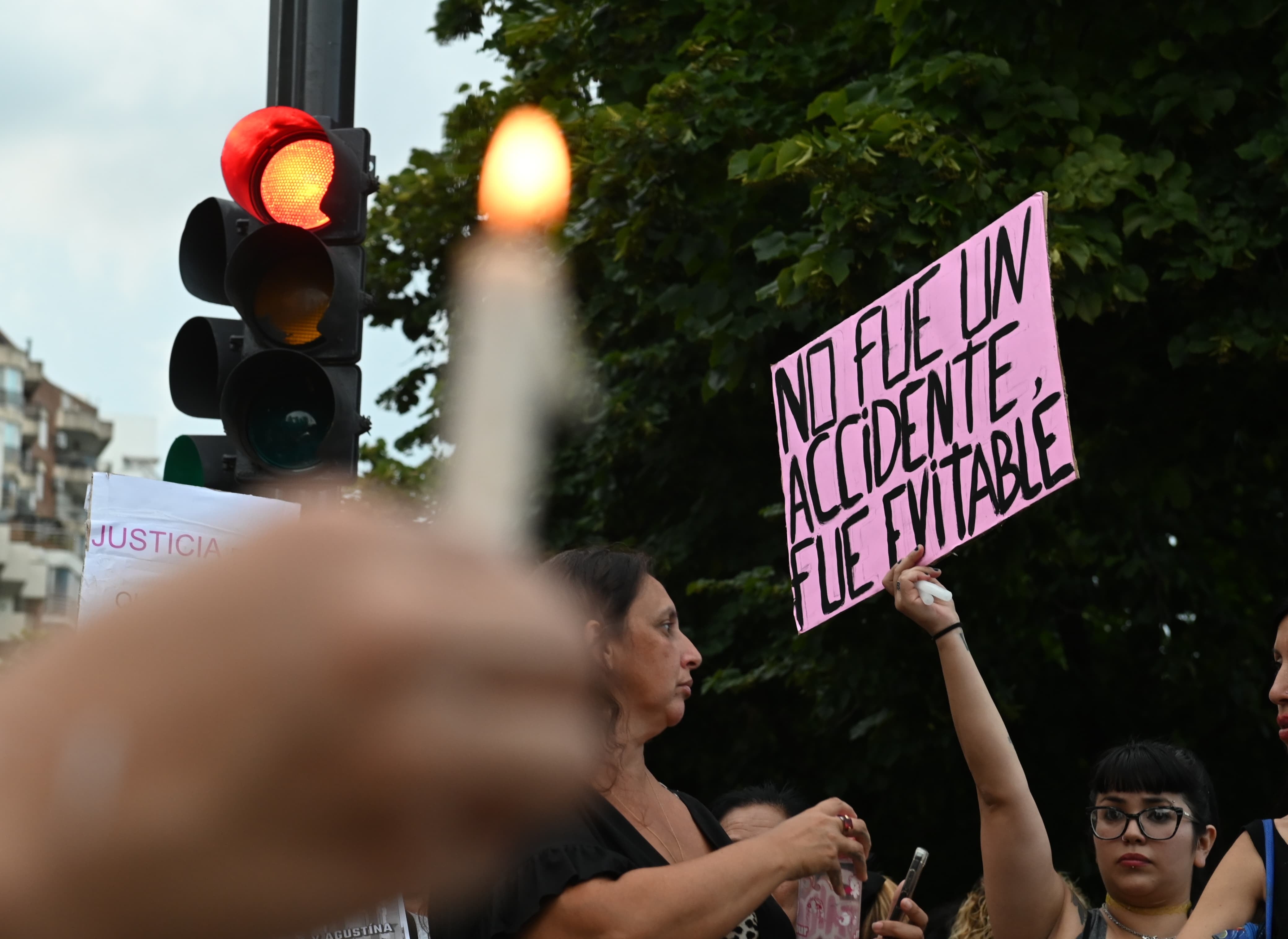 La movilización de ayer fue en el lugar del accidente.