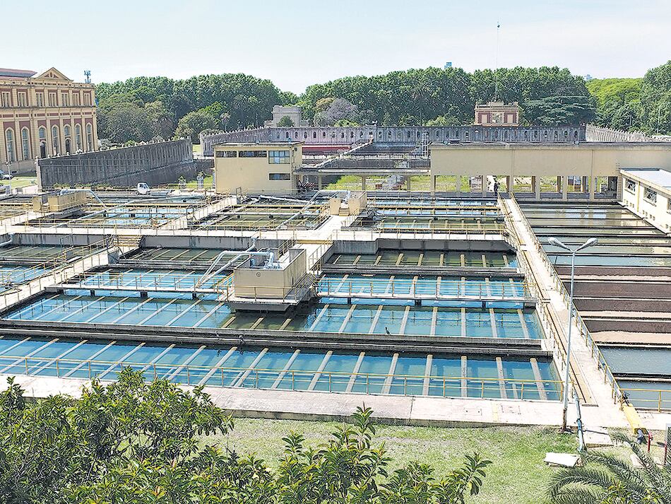 Aguas Argentinas no cumplía con las inversiones y presionaba por aumentos de tarifas.
