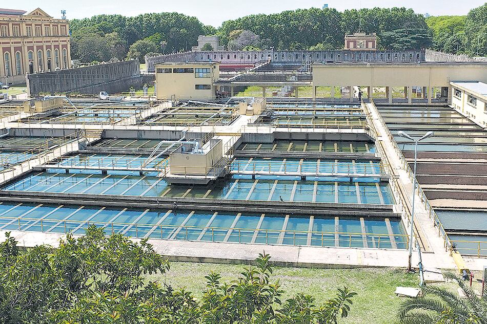 Aguas Argentinas no cumplía con las inversiones y presionaba por aumentos de tarifas.