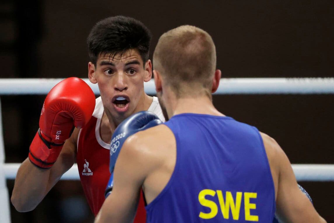Verón domino el combate ante Chartoi de principio a fin