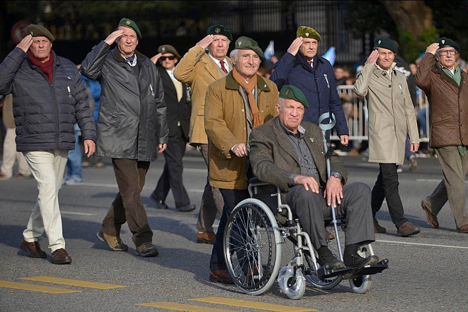 En su mensaje, Aldo Rico habló de un vacío de poder y de la patria en peligro de disolución, dos ideas que –según dennunció Víctor Abramovich– se usaron ampliamente para justificar golpes de Estado.