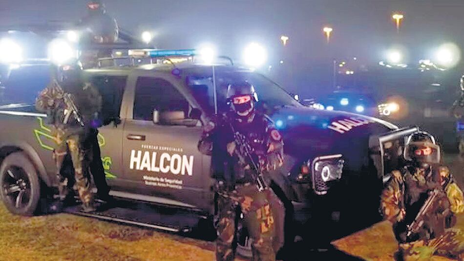 El oficial del Grupo Halcón aseguró que el joven había intentado robarle.